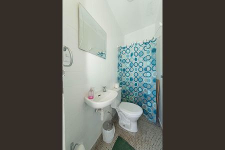 Casa à venda com 285m², 3 quartos e 2 vagas Casa à venda com 285m², 3 quartos e 2 vagasQuintal - Churrasqueira - Banheiro