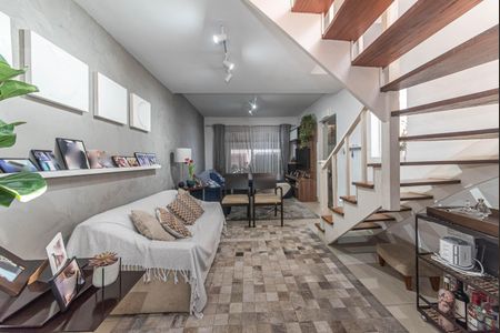 Casa à venda com 285m², 3 quartos e 2 vagas Casa à venda com 285m², 3 quartos e 2 vagasSala