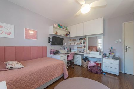 Casa à venda com 285m², 3 quartos e 2 vagas Casa à venda com 285m², 3 quartos e 2 vagasQuarto 2