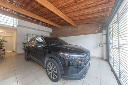 Casa à venda com 285m², 3 quartos e 2 vagas Casa à venda com 285m², 3 quartos e 2 vagasGaragem