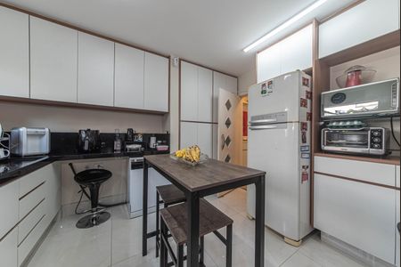 Casa à venda com 285m², 3 quartos e 2 vagas Casa à venda com 285m², 3 quartos e 2 vagasCozinha