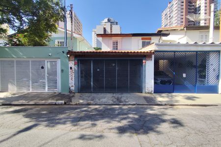 Casa à venda com 285m², 3 quartos e 2 vagas Casa à venda com 285m², 3 quartos e 2 vagasFachada