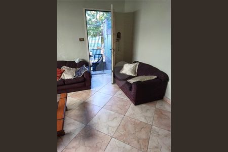 Casa à venda com 6 quartos, 230m² em Vila Gustavo, São Paulo