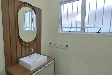 Casa para alugar com 300m², 6 quartos e 2 vagasBanheiro 2