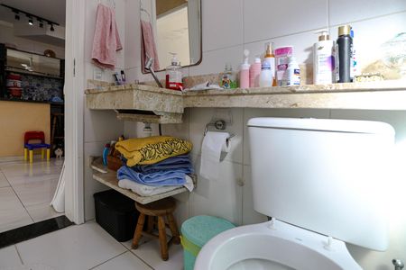 Apartamento para alugar com 54m², 2 quartos e 1 vaga Apartamento para alugar com 54m², 2 quartos e 1 vagaBanheiro