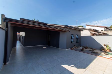 Casa à venda com 166m², 3 quartos e 2 vagas Casa à venda com 166m², 3 quartos e 2 vagasÁREA EXTERNA FRENTE