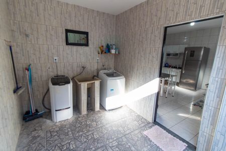 Casa à venda com 166m², 3 quartos e 2 vagas Casa à venda com 166m², 3 quartos e 2 vagasÁREA DE SERVIÇO