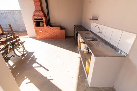 Casa à venda com 166m², 3 quartos e 2 vagas Casa à venda com 166m², 3 quartos e 2 vagasÁREA EXTERNA FUNDOS