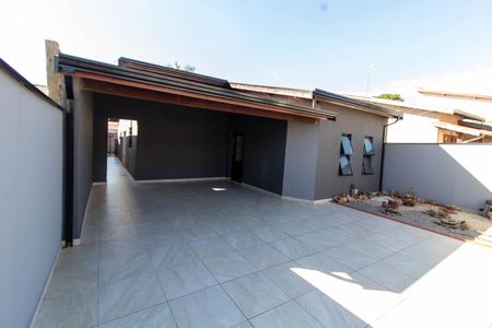 Casa à venda com 166m², 3 quartos e 2 vagas Casa à venda com 166m², 3 quartos e 2 vagasÁREA EXTERNA FRENTE