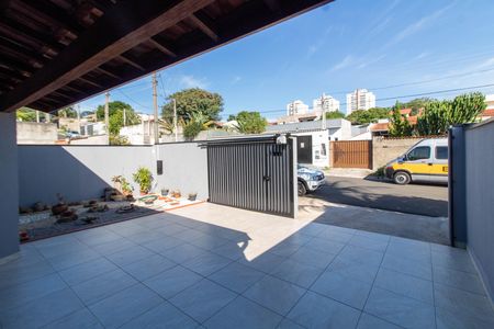 Casa à venda com 166m², 3 quartos e 2 vagas Casa à venda com 166m², 3 quartos e 2 vagasÁREA EXTERNA FRENTE