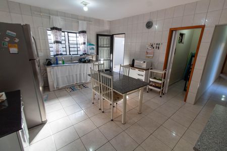 Casa à venda com 166m², 3 quartos e 2 vagas Casa à venda com 166m², 3 quartos e 2 vagasCOZINHA