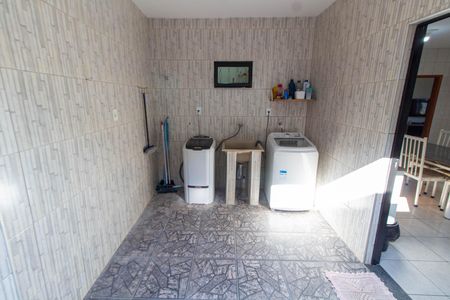Casa à venda com 166m², 3 quartos e 2 vagas Casa à venda com 166m², 3 quartos e 2 vagasÁREA DE SERVIÇO