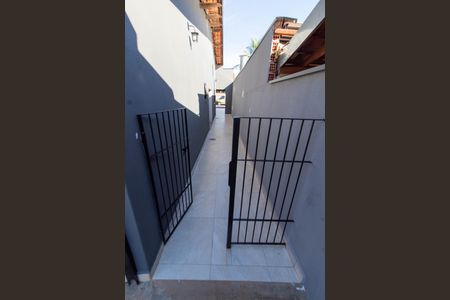 Casa à venda com 166m², 3 quartos e 2 vagas Casa à venda com 166m², 3 quartos e 2 vagasCORREDOR LATERAL
