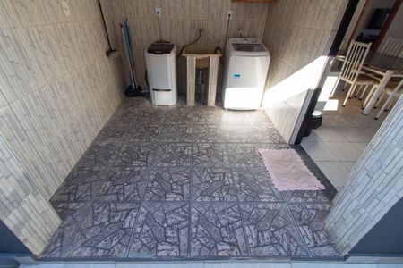 Casa à venda com 166m², 3 quartos e 2 vagas Casa à venda com 166m², 3 quartos e 2 vagasÁREA DE SERVIÇO