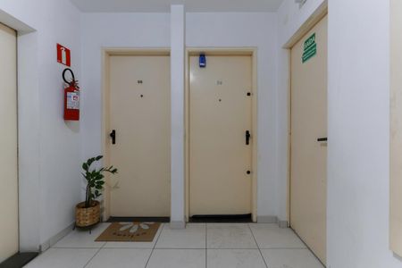 Apartamento à venda com 60m², 2 quartos e 1 vaga Apartamento à venda com 60m², 2 quartos e 1 vagaEntrada e lockbox