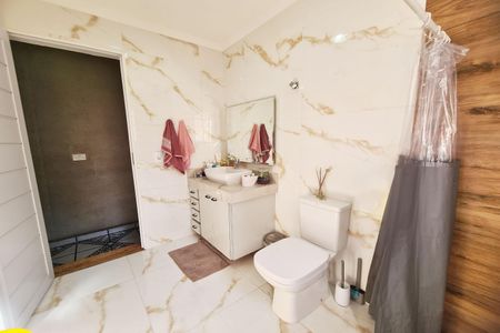 Casa para alugar com 115m², 2 quartos e 2 vagas Casa para alugar com 115m², 2 quartos e 2 vagasBanheiro 1