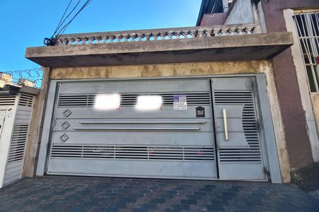 Casa para alugar com 115m², 2 quartos e 2 vagas Casa para alugar com 115m², 2 quartos e 2 vagasFachada