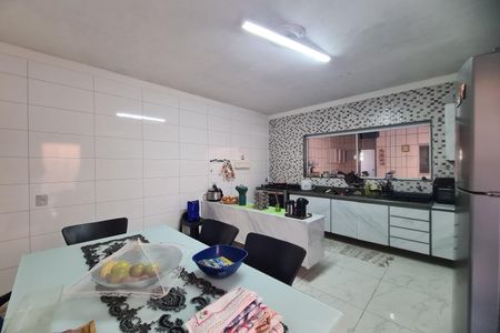 Casa para alugar com 115m², 2 quartos e 2 vagas Casa para alugar com 115m², 2 quartos e 2 vagasCozinha