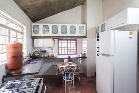 Cozinha de casa à venda com 3 quartos, 250m² em Castelo, Belo Horizonte