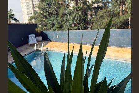 Casa de condomínio à venda com 215m², 3 quartos e 2 vagas Casa de condomínio à venda com 215m², 3 quartos e 2 vagasÁrea externa