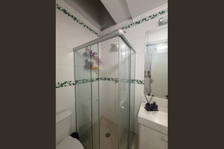 Casa de condomínio à venda com 215m², 3 quartos e 2 vagas Casa de condomínio à venda com 215m², 3 quartos e 2 vagasBanheiro social