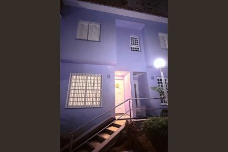 Casa de condomínio à venda com 215m², 3 quartos e 2 vagas Casa de condomínio à venda com 215m², 3 quartos e 2 vagasÁrea externa