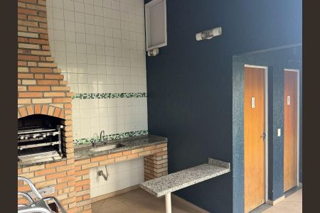 Casa de condomínio à venda com 215m², 3 quartos e 2 vagas Casa de condomínio à venda com 215m², 3 quartos e 2 vagasÁrea externa