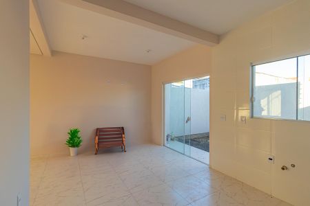 Casa à venda com 114m², 2 quartos e 1 vaga