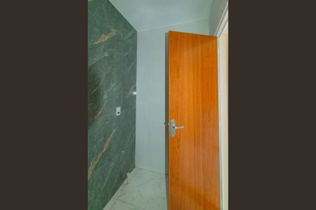 Casa à venda com 114m², 2 quartos e 1 vaga