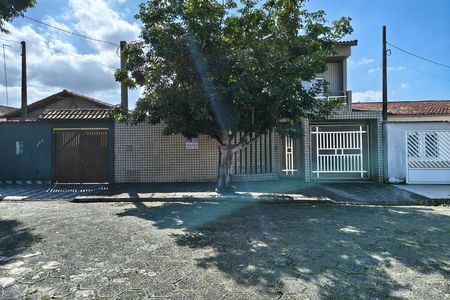 Casa para alugar com 270m², 4 quartos e 4 vagas Casa para alugar com 270m², 4 quartos e 4 vagasFachada