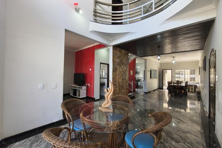 Sala de casa para alugar com 4 quartos, 270m² em Vila Caiçara, Praia Grande