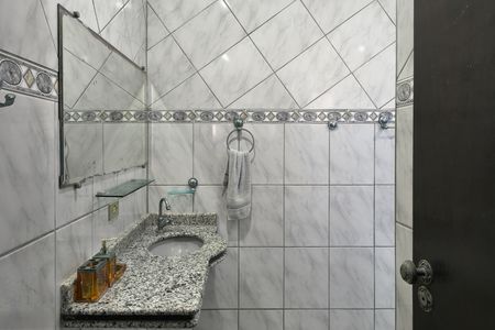 Casa para alugar com 270m², 4 quartos e 4 vagas Casa para alugar com 270m², 4 quartos e 4 vagasBanheiro da Suíte 3
