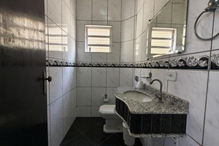 Casa para alugar com 270m², 4 quartos e 4 vagas Casa para alugar com 270m², 4 quartos e 4 vagasBanheiro