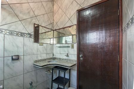 Casa para alugar com 270m², 4 quartos e 4 vagas Casa para alugar com 270m², 4 quartos e 4 vagasBanheiro da Suíte 1