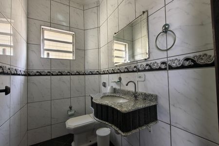 Casa para alugar com 270m², 4 quartos e 4 vagas Casa para alugar com 270m², 4 quartos e 4 vagasBanheiro