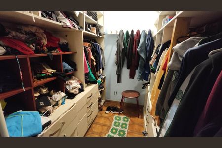 Casa à venda com 350m², 5 quartos e 4 vagasCloset da Suíte