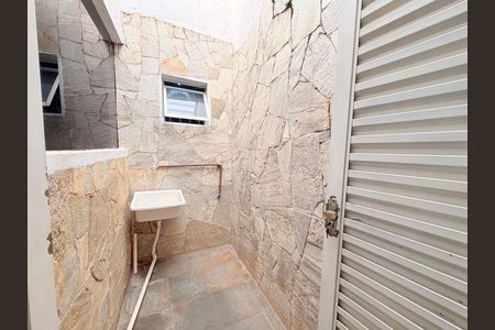Casa à venda com 160m², 3 quartos e 2 vagasÁrea de Serviço
