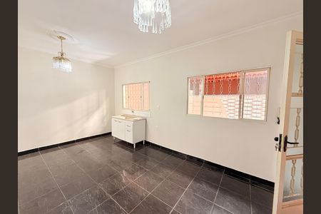 Casa à venda com 160m², 3 quartos e 2 vagasSala