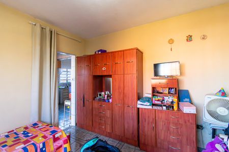 Casa à venda com 120m², 5 quartos e 4 vagas Casa à venda com 120m², 5 quartos e 4 vagasQuarto 1