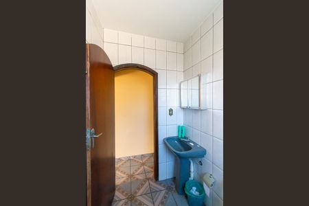 Casa à venda com 120m², 5 quartos e 4 vagas Casa à venda com 120m², 5 quartos e 4 vagasBanheiro 2