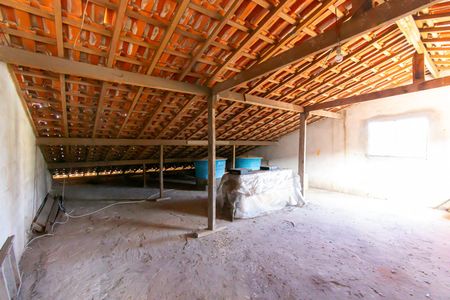 Casa à venda com 120m², 5 quartos e 4 vagas Casa à venda com 120m², 5 quartos e 4 vagasLaje