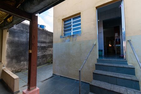 Casa à venda com 120m², 5 quartos e 4 vagas Casa à venda com 120m², 5 quartos e 4 vagasQuintal
