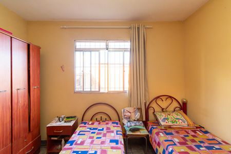 Casa à venda com 120m², 5 quartos e 4 vagas Casa à venda com 120m², 5 quartos e 4 vagasQuarto 1