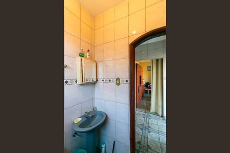 Casa à venda com 120m², 5 quartos e 4 vagas Casa à venda com 120m², 5 quartos e 4 vagasBanheiro 2