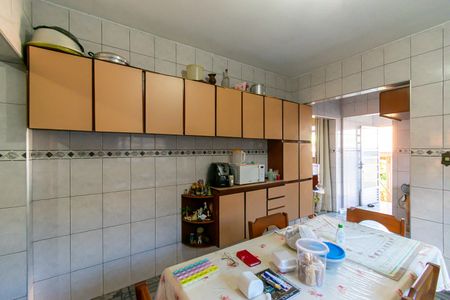 Casa à venda com 120m², 5 quartos e 4 vagas Casa à venda com 120m², 5 quartos e 4 vagasCozinha
