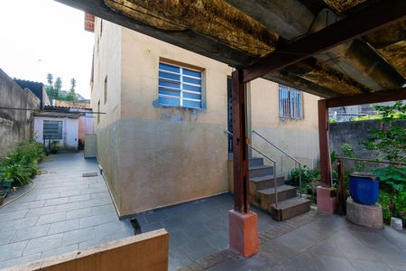 Casa à venda com 120m², 5 quartos e 4 vagas Casa à venda com 120m², 5 quartos e 4 vagasQuintal