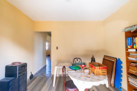 Casa à venda com 120m², 5 quartos e 4 vagas Casa à venda com 120m², 5 quartos e 4 vagasQuarto 3