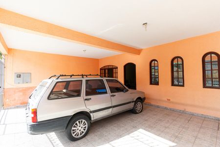 Casa à venda com 120m², 5 quartos e 4 vagas Casa à venda com 120m², 5 quartos e 4 vagasGaragem