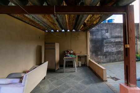 Casa à venda com 120m², 5 quartos e 4 vagas Casa à venda com 120m², 5 quartos e 4 vagasQuintal