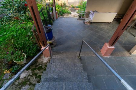 Casa à venda com 120m², 5 quartos e 4 vagas Casa à venda com 120m², 5 quartos e 4 vagasQuintal